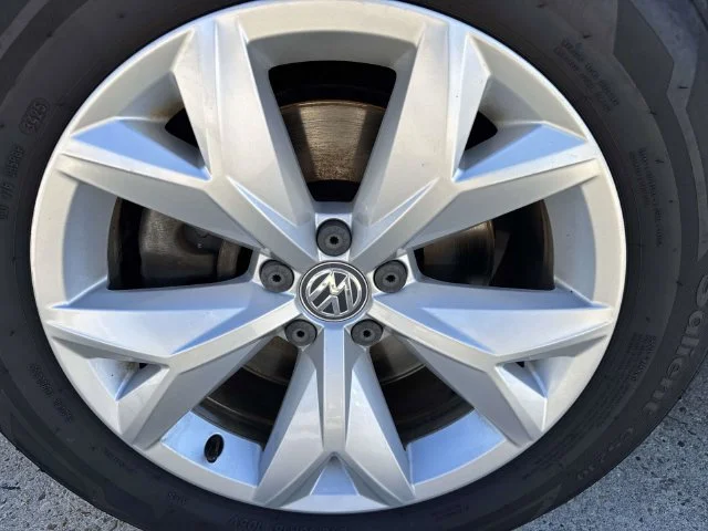 Used 2018 White Volkswagen 3.6L V6 SE image 47