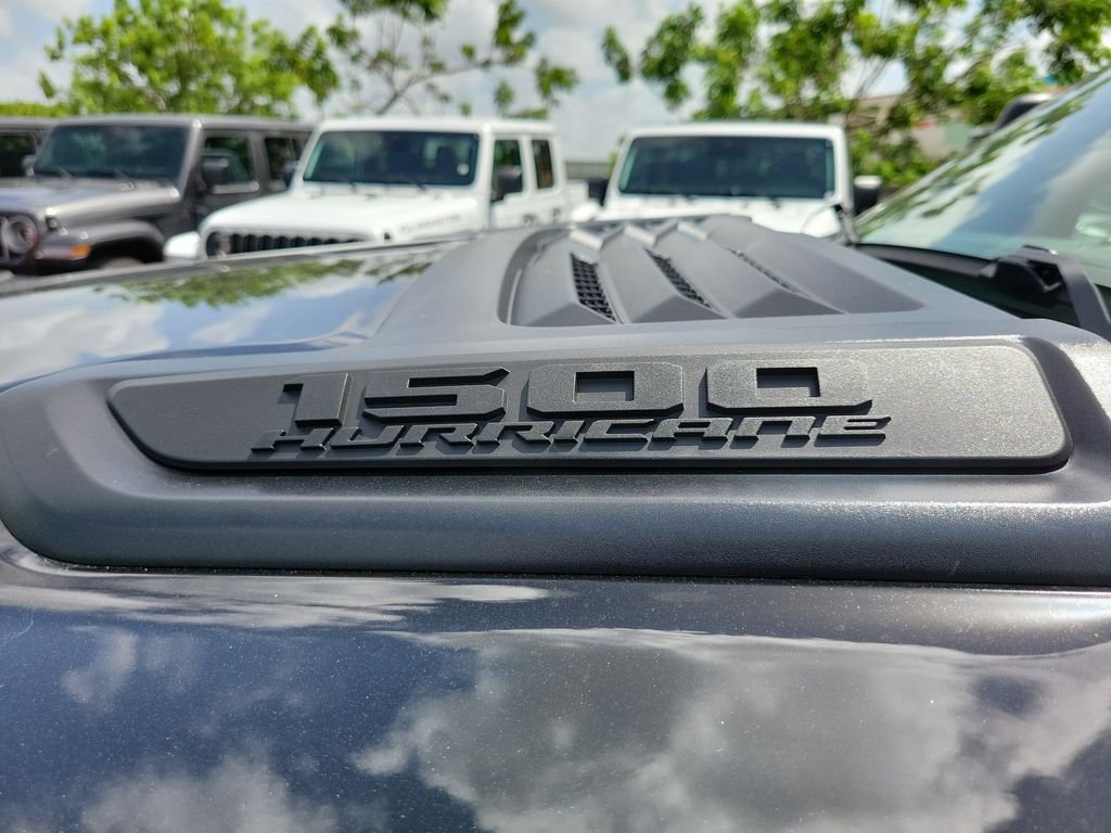 New 2026 Diamond Black Crystal Pearl-Coat Exterior Paint RAM Laramie image 5