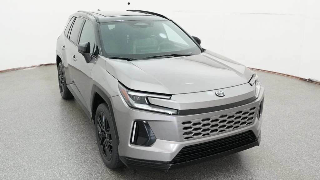 New 2026 Meteor Shower with Midnight Black Metallic roof Toyota XSE image 8