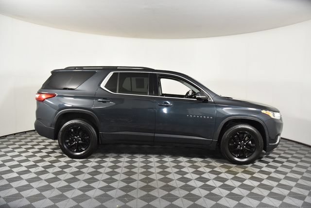 Used 2020 GRAPHITE METALLIC Chevrolet LT Cloth image 11