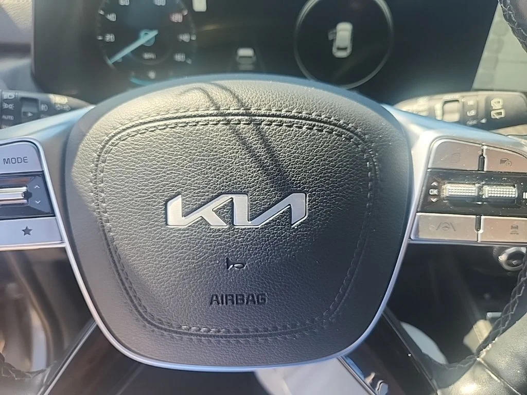 Used 2024 Silver Kia SX-Prestige image 25