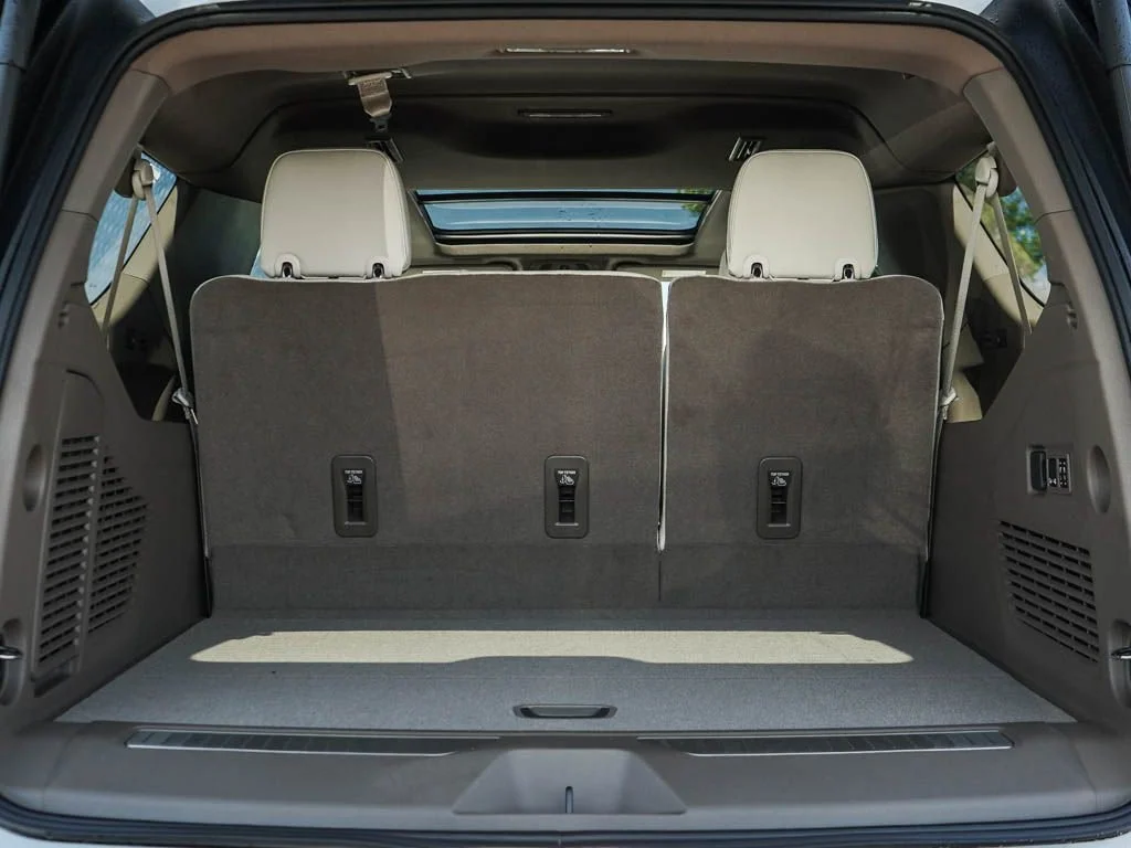 2026 GMC Yukon XL Denali - Photo 8