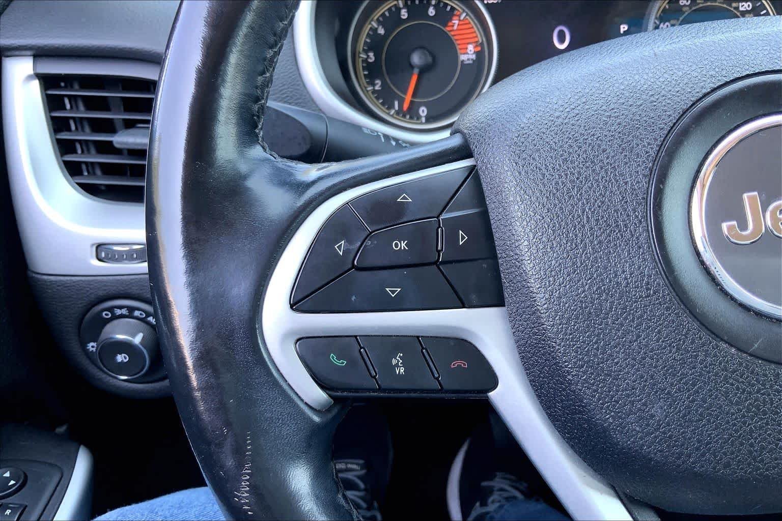Used 2018 Granite Crystal Metallic Clearcoat Jeep Trailhawk image 24