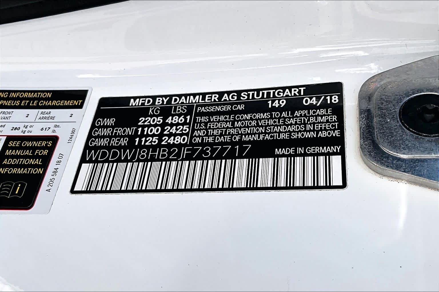 Used 2018 Polar White Mercedes-Benz AMG® C 63 S image 33
