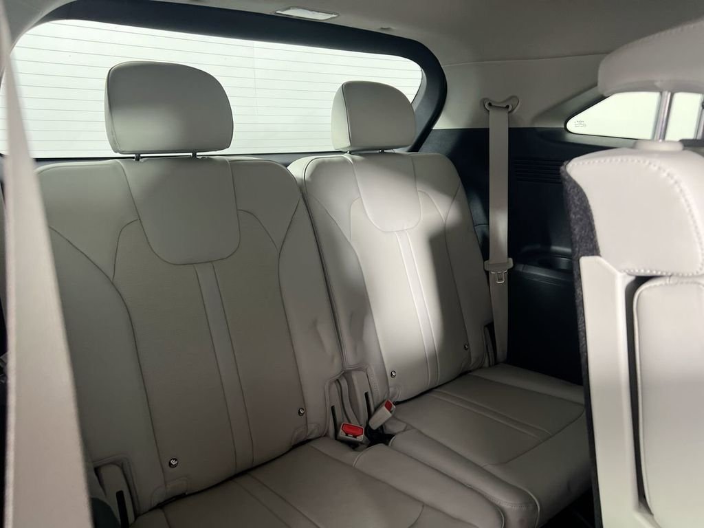New 2026 Glacial White Pearl Kia S image 29
