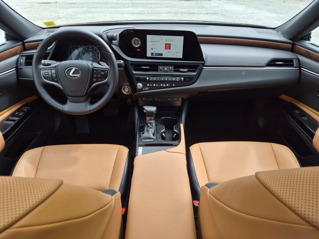 Used 2024 Black Lexus 350 image 23