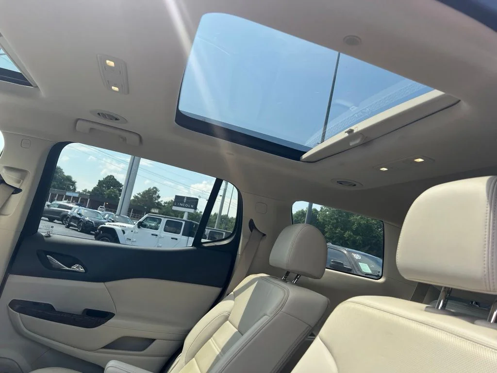 Used 2020 White Frost Tri-Coat GMC Denali image 7