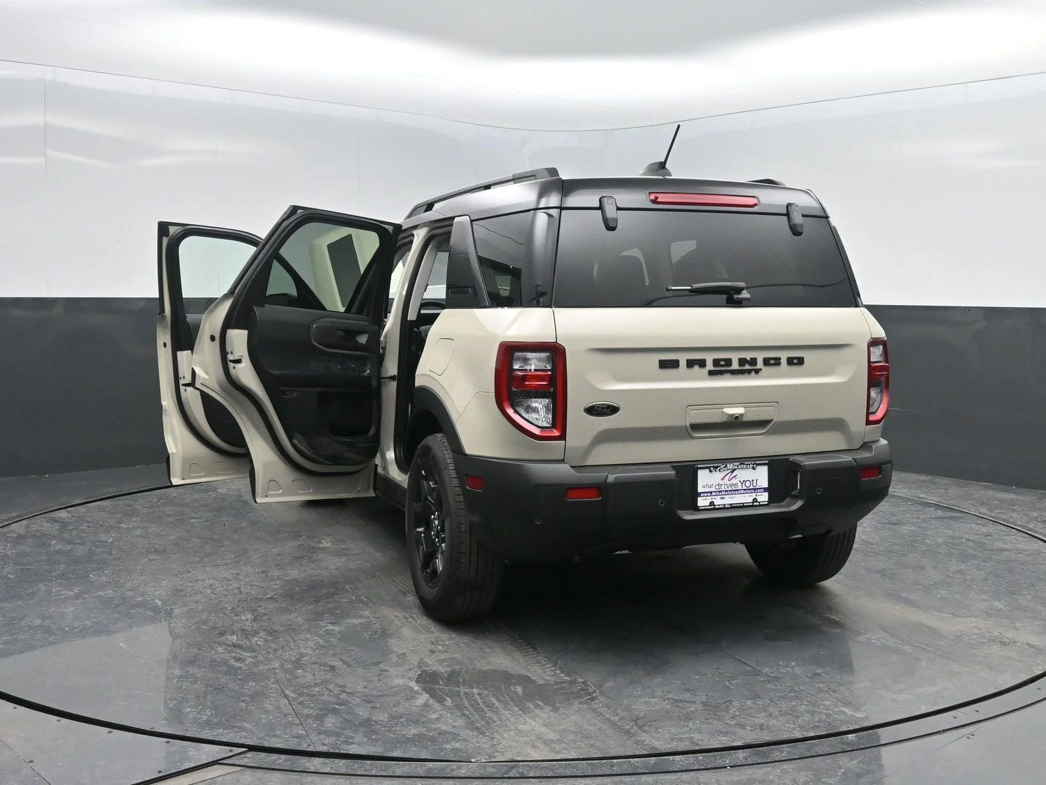 New 2025 Desert Sand Ford Big Bend® image 44
