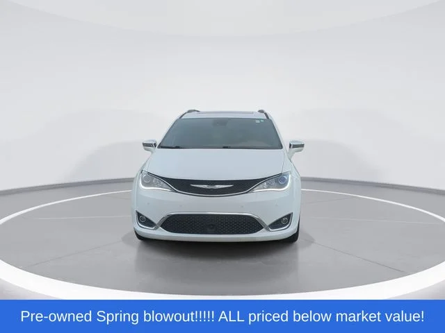 Used 2020 White Chrysler Limited image 3