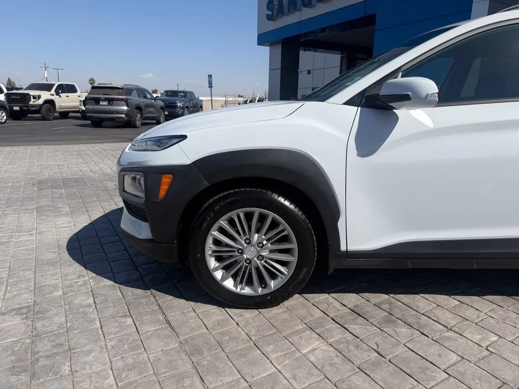 Used 2020 White Hyundai SEL image 5