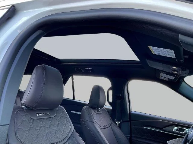 New 2026 Star White Metallic Tri-Coat Ford Platinum™ image 79