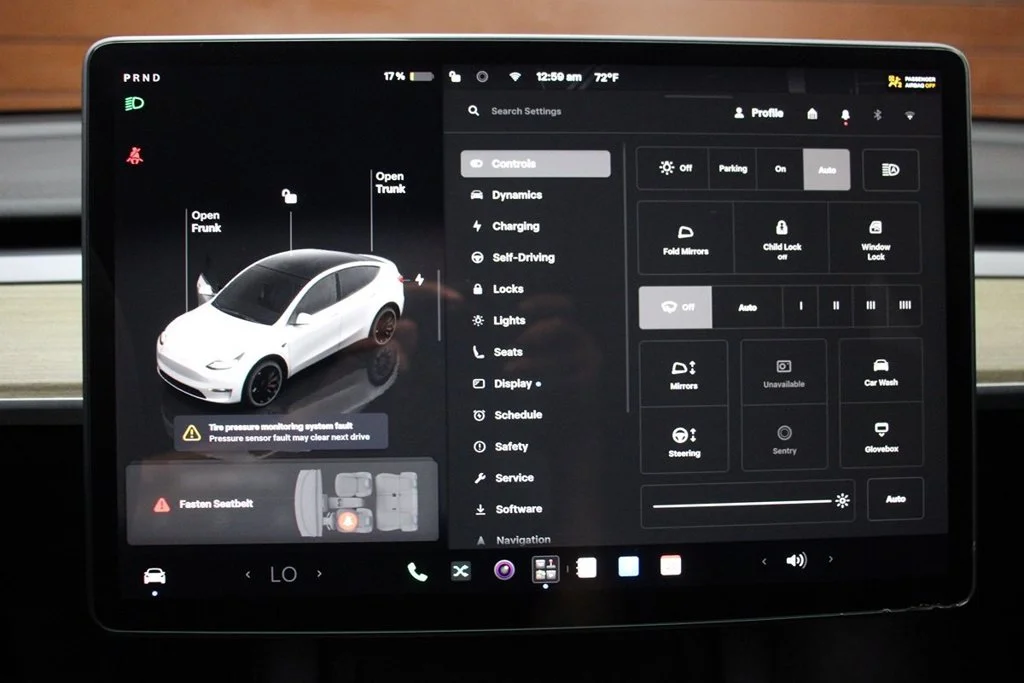 Used 2022 Pearl White Multi-Coat Tesla Performance image 20