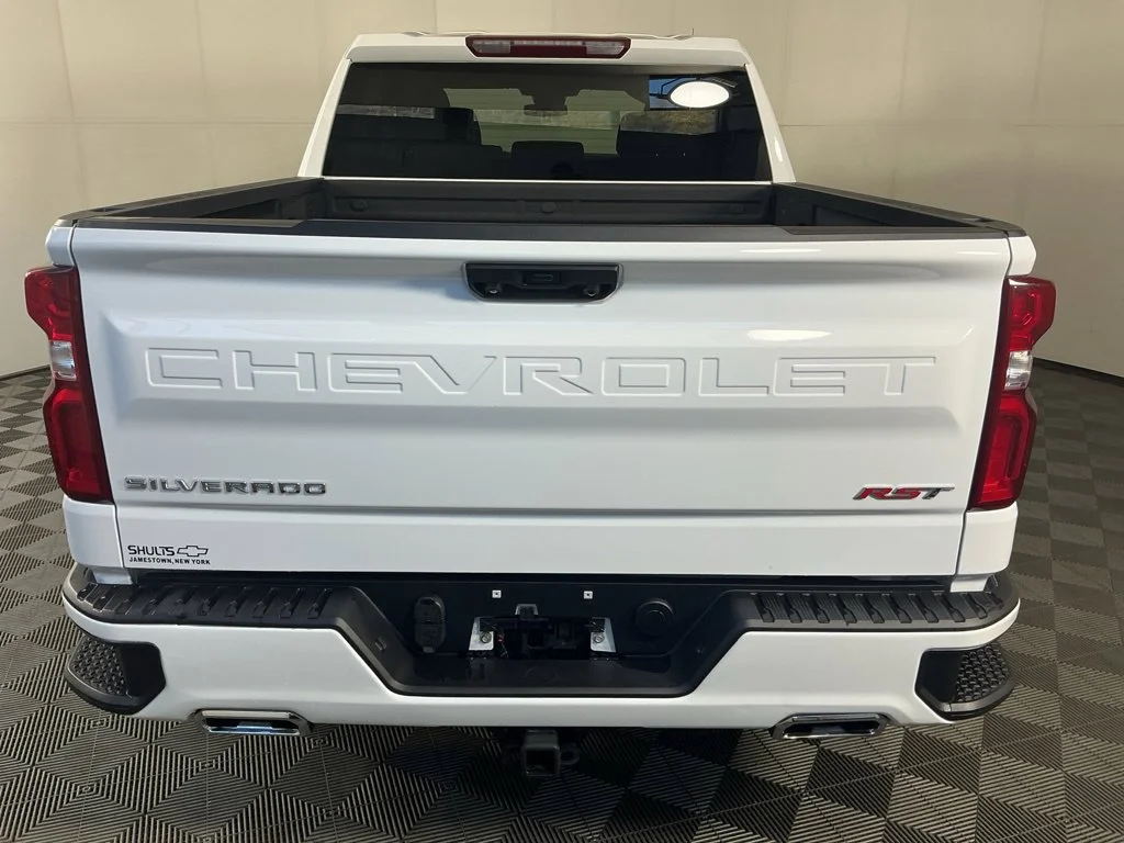 Used 2024 Summit White Chevrolet RST image 14