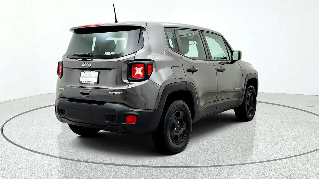 Used 2019 Granite Crystal Metallic Clearcoat Jeep Upland 4x4 image 5