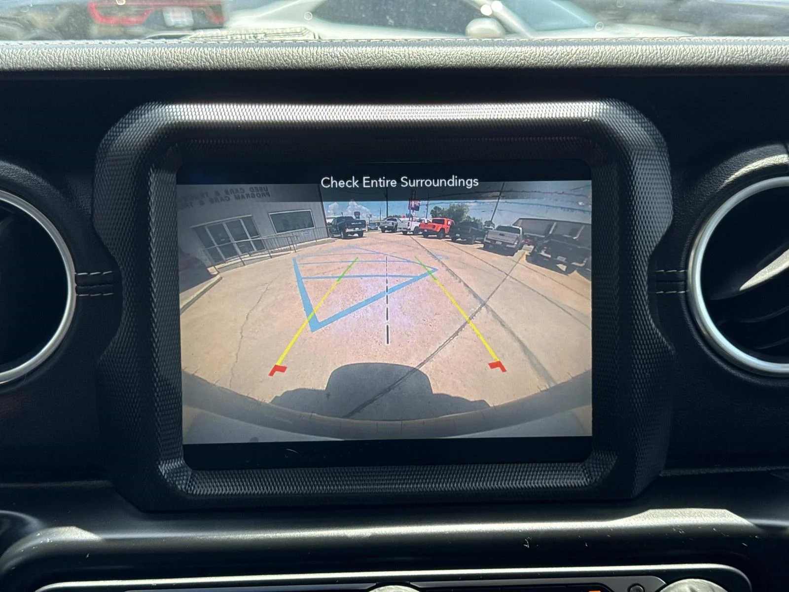 Used 2020 Green Jeep Sahara image 25