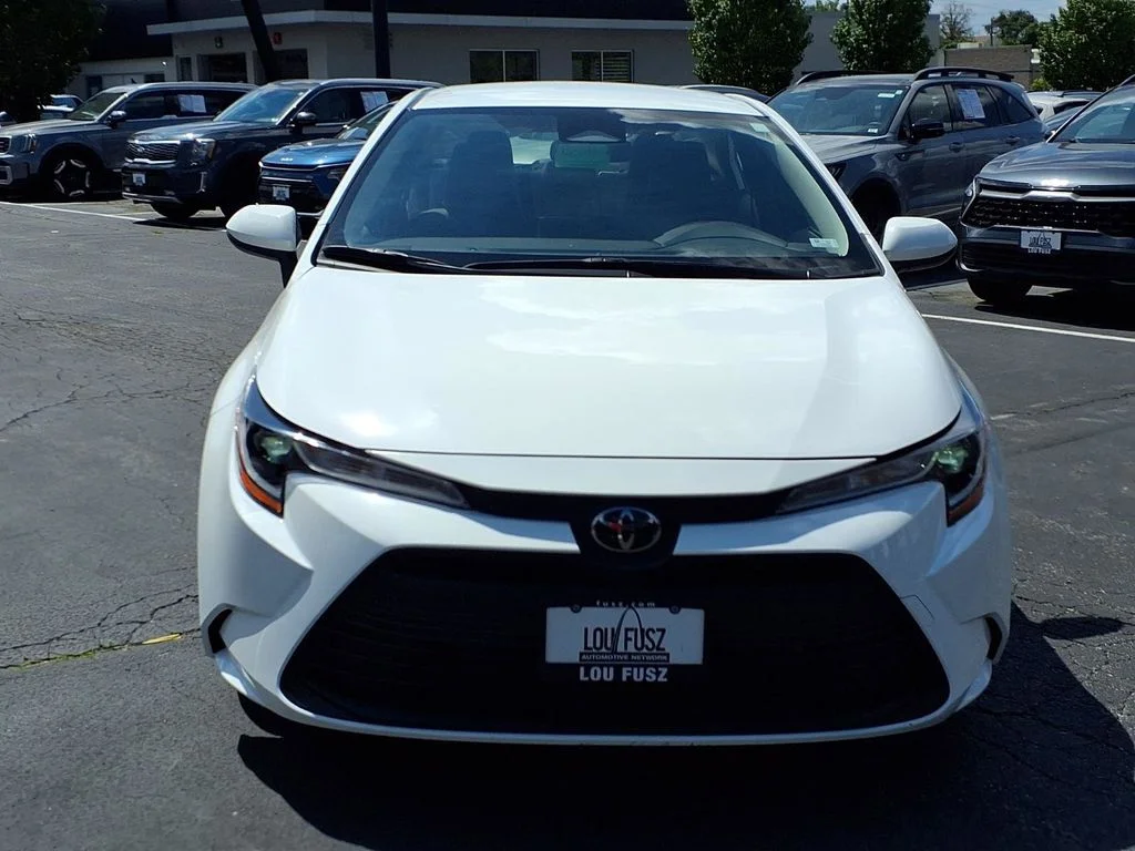 Used 2024 Ice Toyota LE image 22