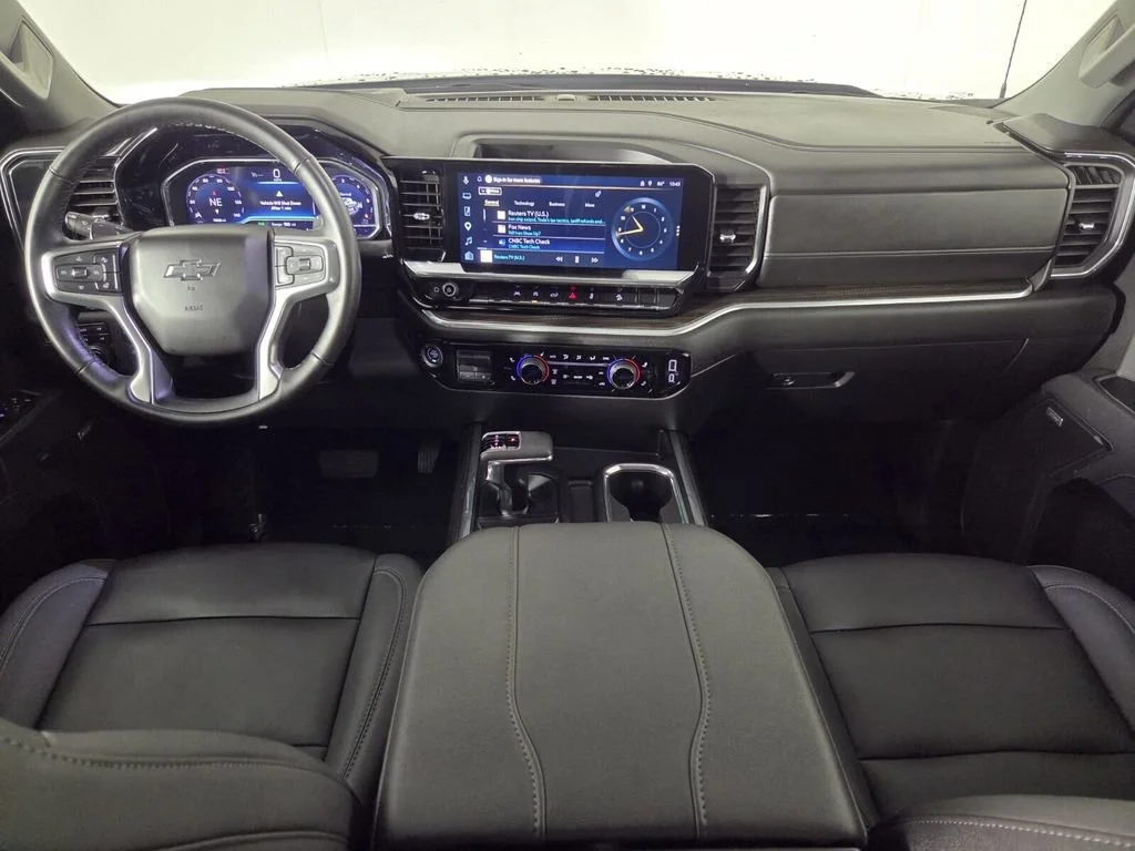 Used 2025 Sterling Gray Metallic Chevrolet RST image 30