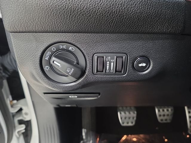 Used 2020 White Dodge R/T Scat Pack image 22