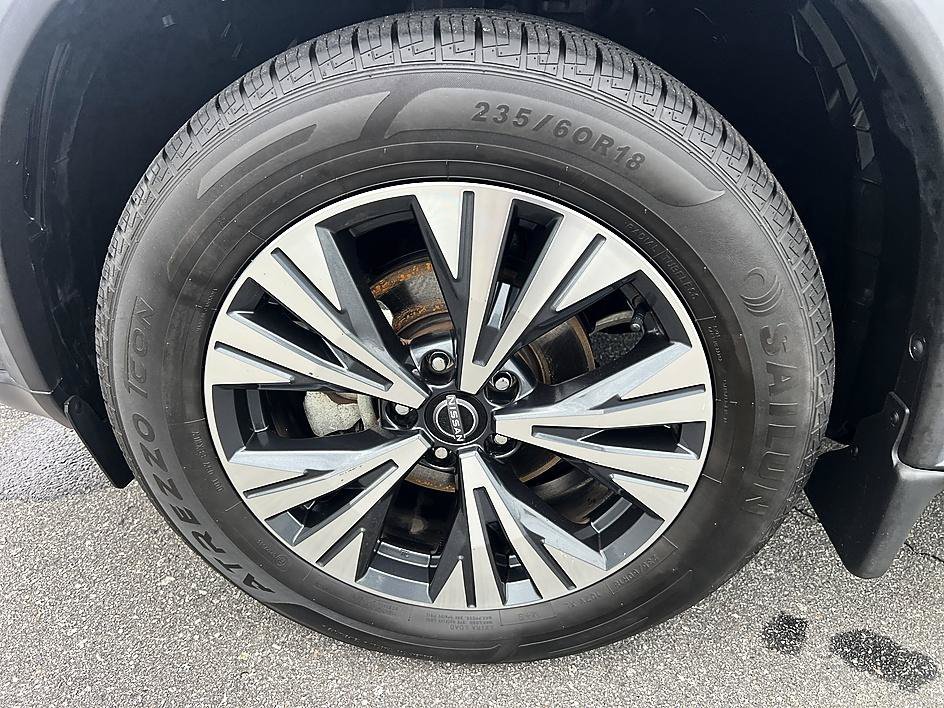 Used 2023 Gun Metallic Nissan SV image 9