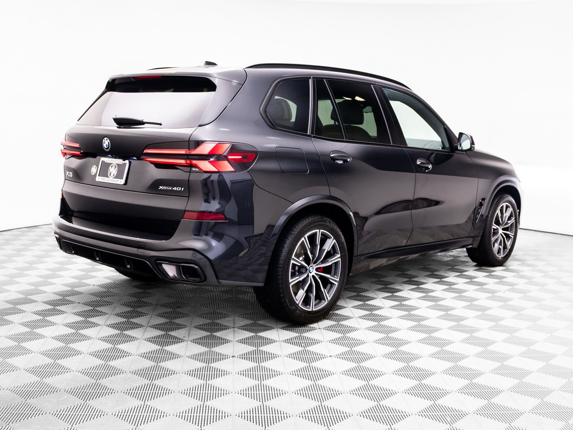 Certified Used 2024 Black Sapphire Metallic BMW xDrive40i image 5