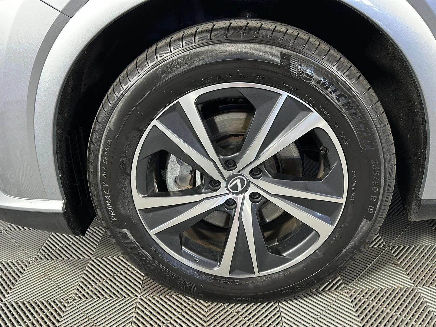 Used 2023 Nebula Gray Pearl Lexus RX 350h Premium image 6