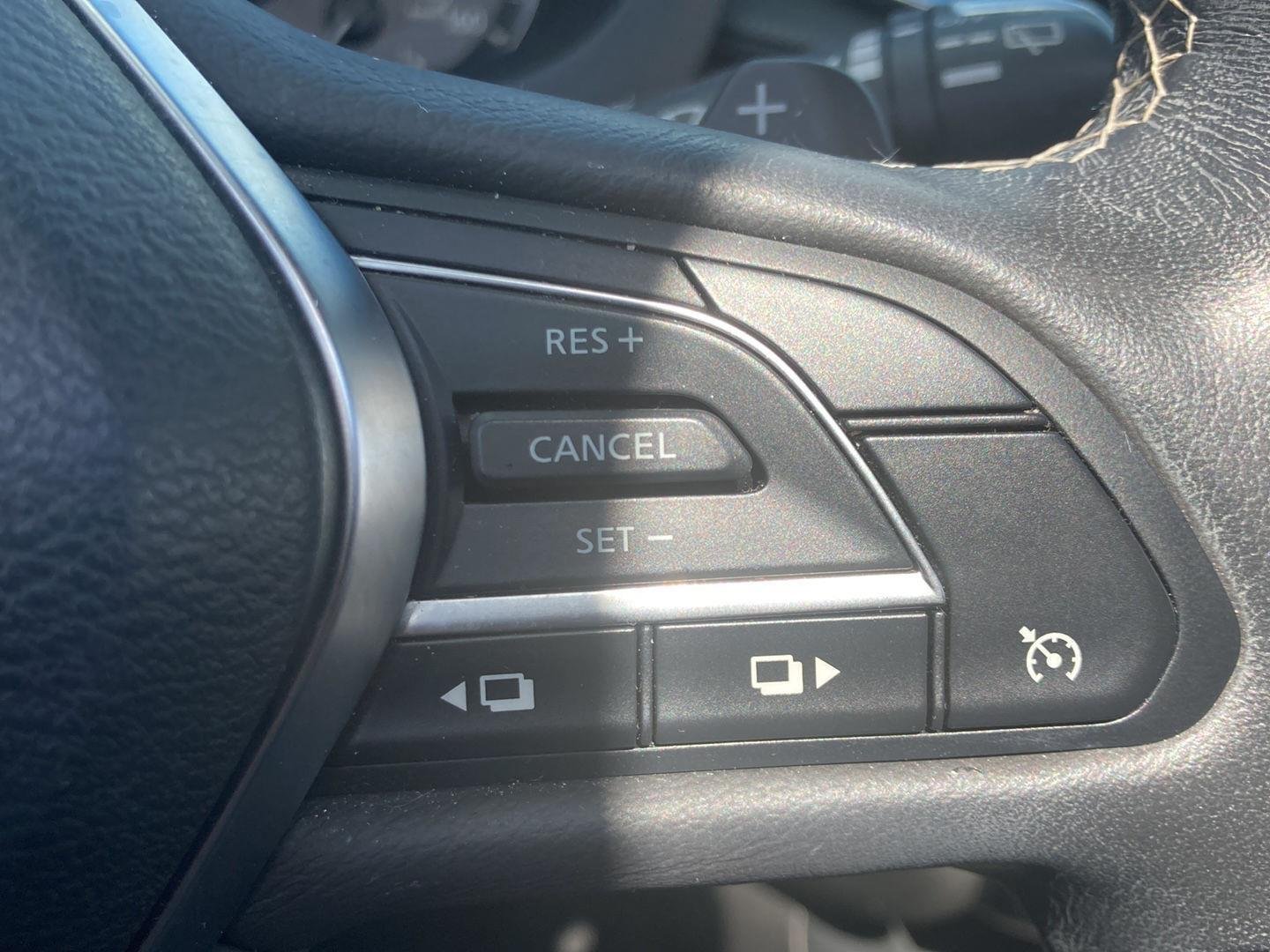 Used 2020 Black Obsidian INFINITI LUXE image 19