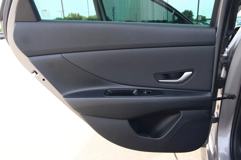 Used 2023 Silver Hyundai Limited image 39