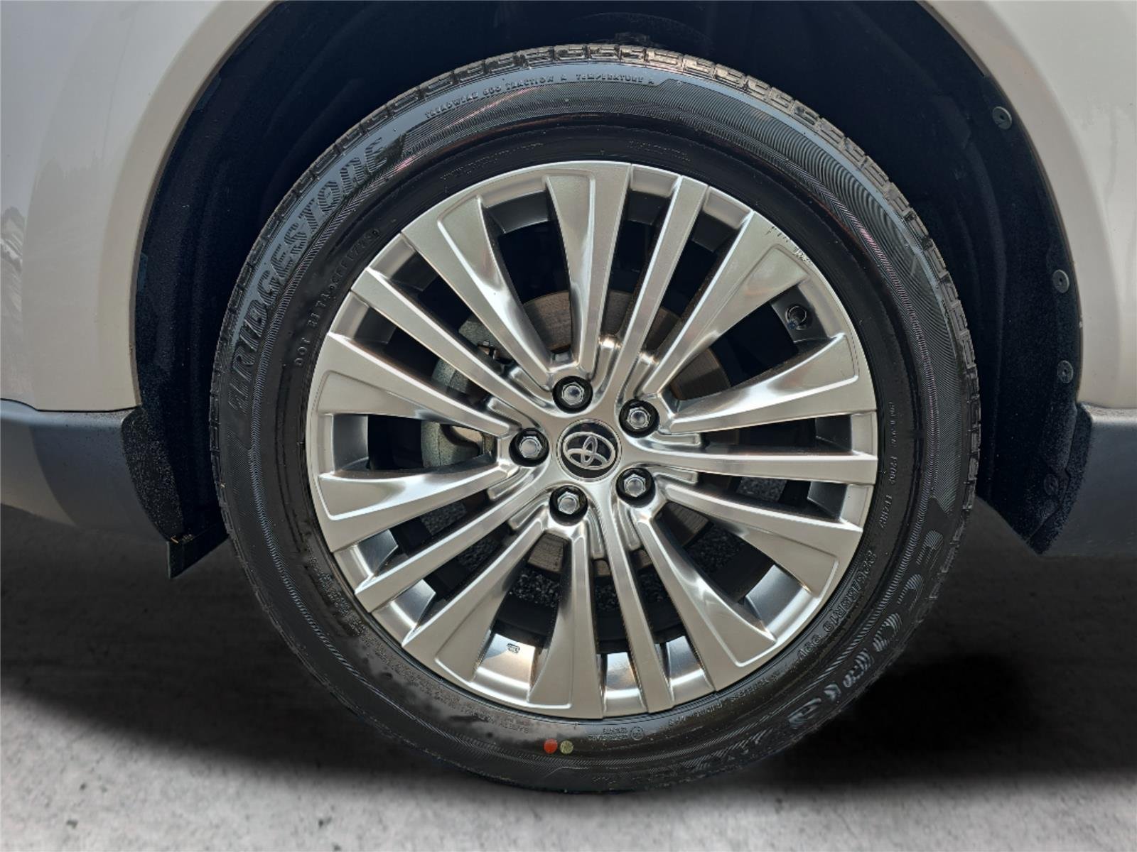 Used 2021 Titanium Glow Toyota Limited image 30
