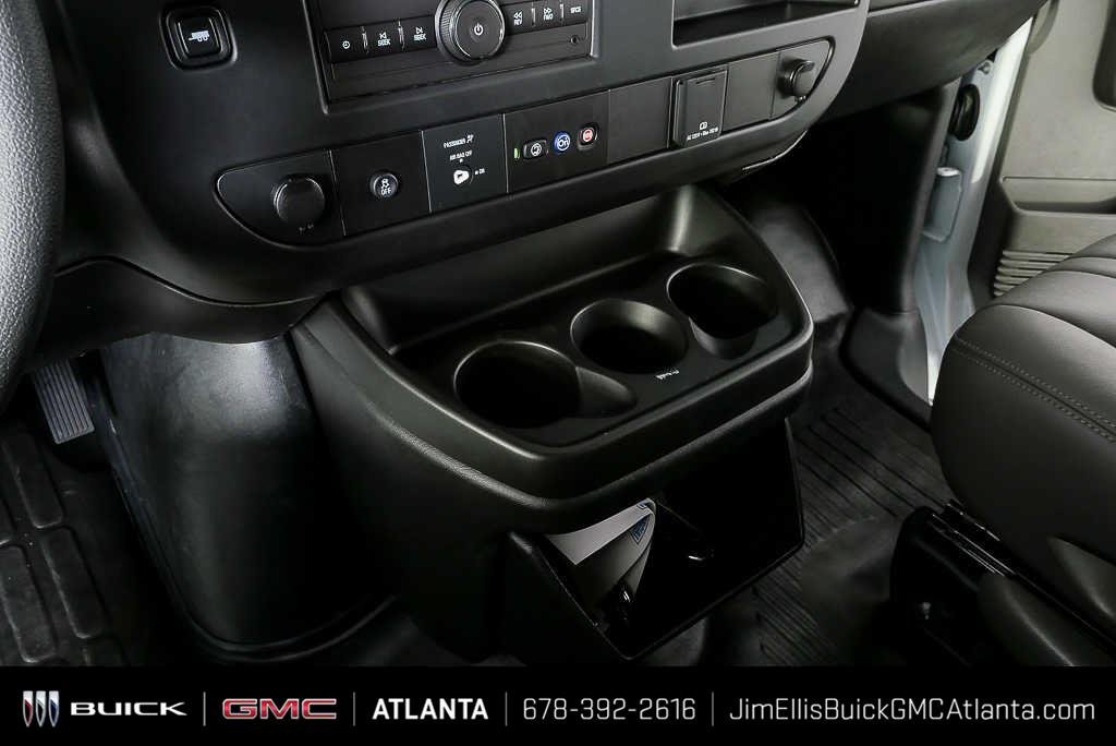 New 2025 Summit White GMC Work Van image 16