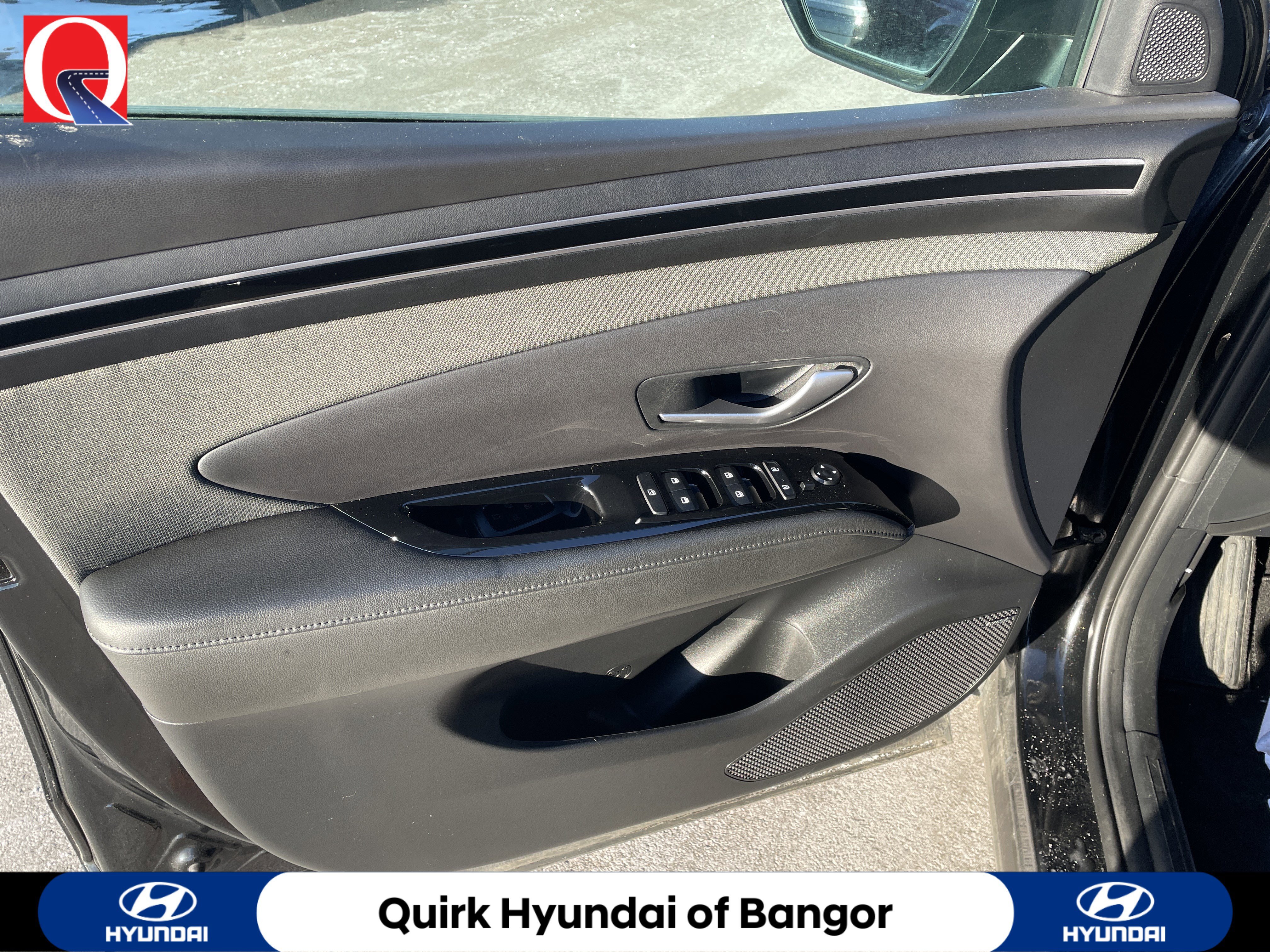 Used 2024 Phantom Black Hyundai Limited image 9