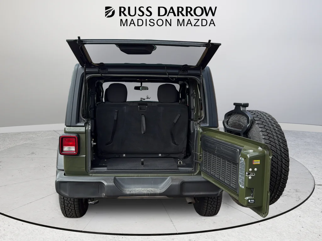 Used 2021 Green Jeep Sport S image 30