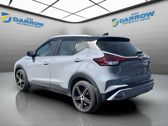 Used 2023 Gray Nissan SV image 3