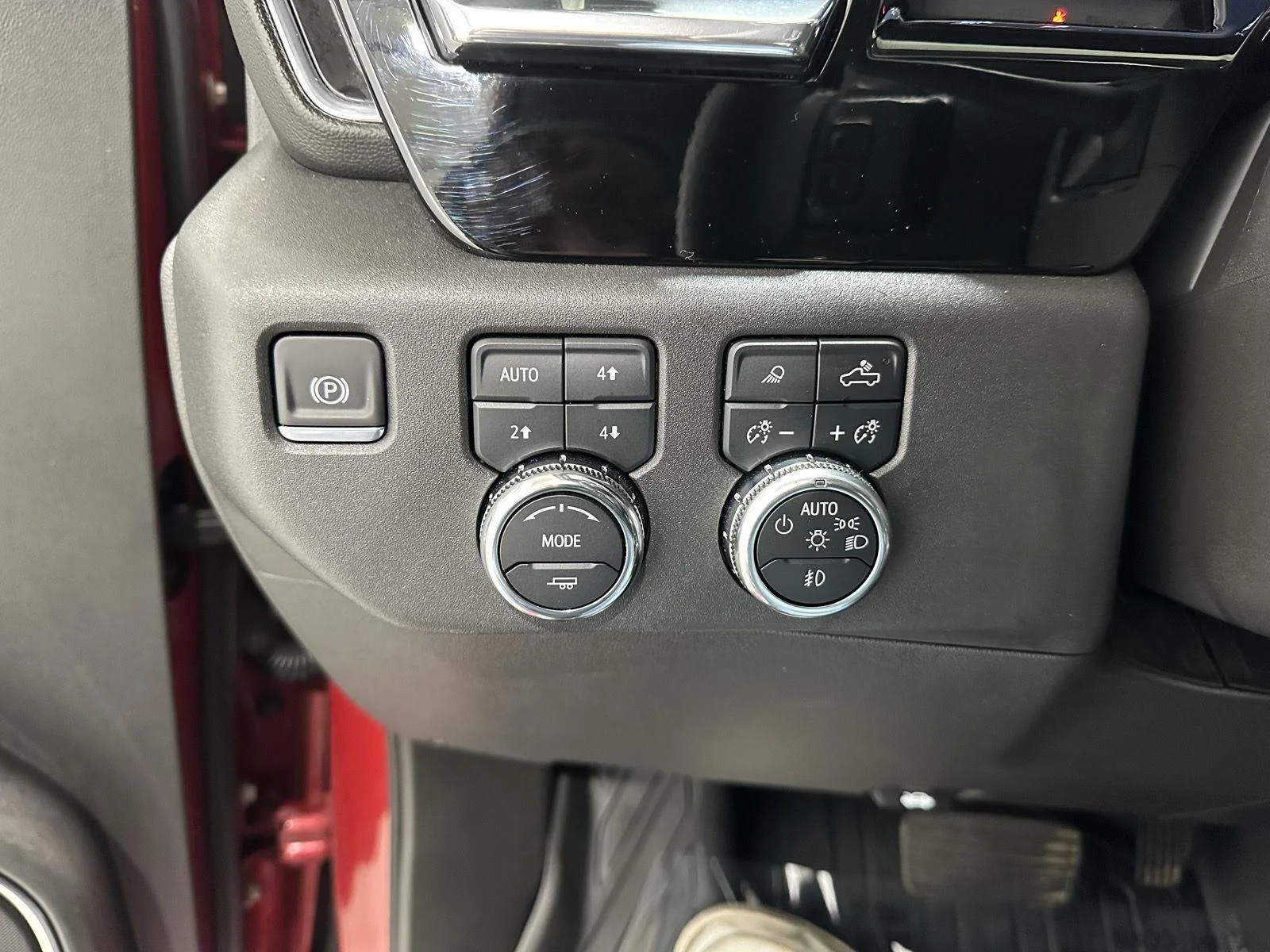 Used 2024 Volcanic Red Tintcoat GMC SLT image 16