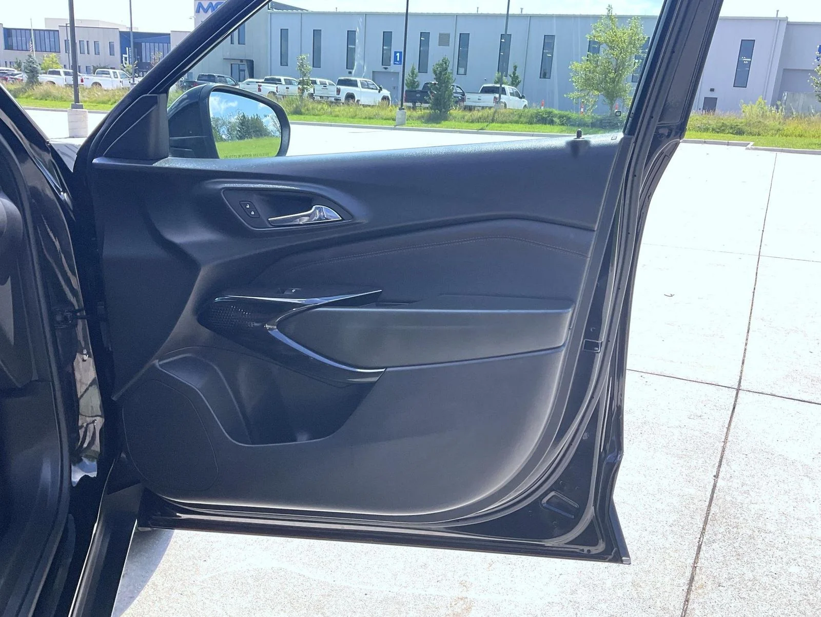 Used 2024 Black Chevrolet 2RS image 17