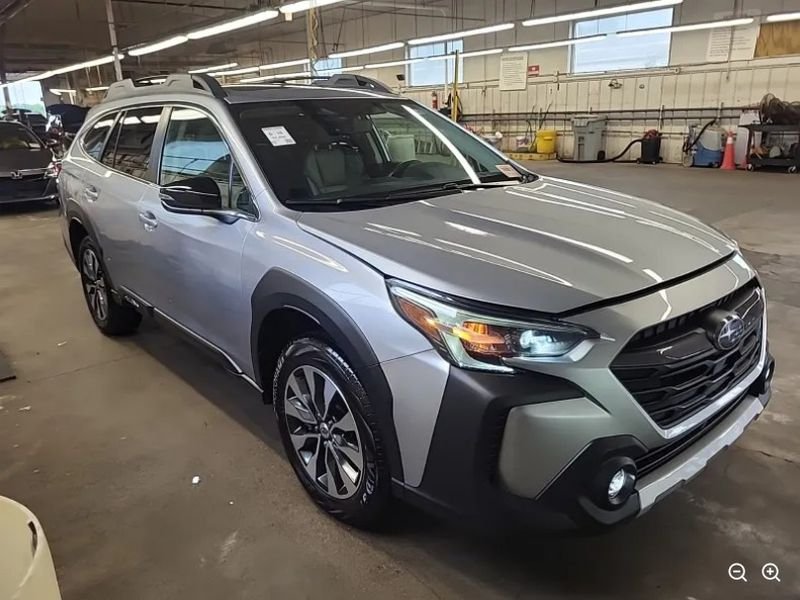 Used 2023 Ice Silver Metallic Subaru Limited image 5