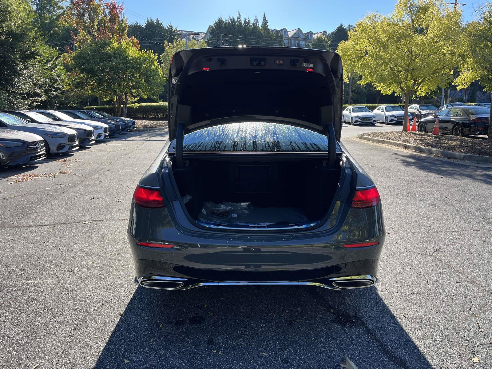 New 2027 MANUFAKTUR Silicon Grey Mercedes-Benz S 580 4MATIC® Sedan image 9