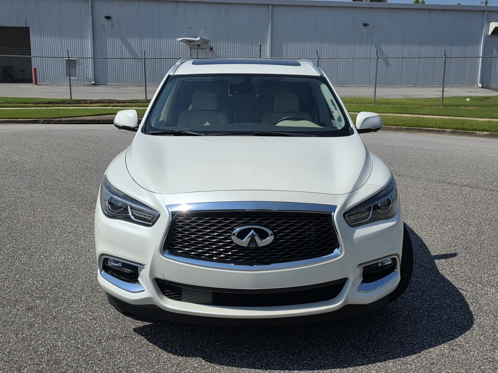Used 2020 Majestic INFINITI LUXE image 2