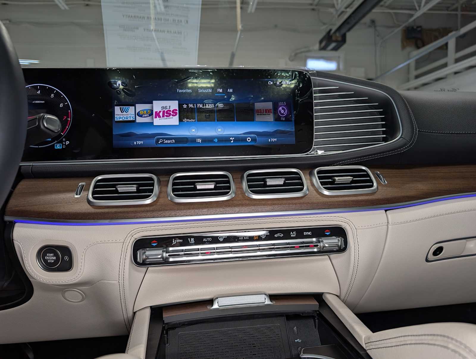 Certified Used 2026 MANUFAKTUR Moonlight White Metallic Mercedes-Benz GLE 580 image 30