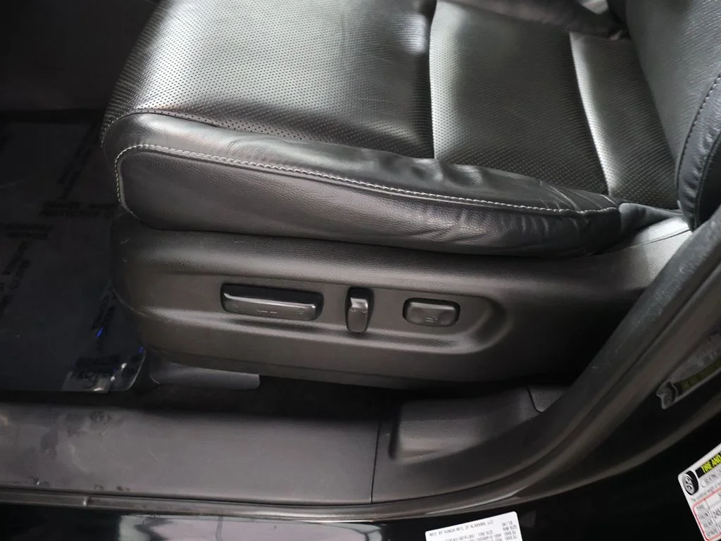 Used 2019 Crystal Black Pearl Honda RTL-E image 34