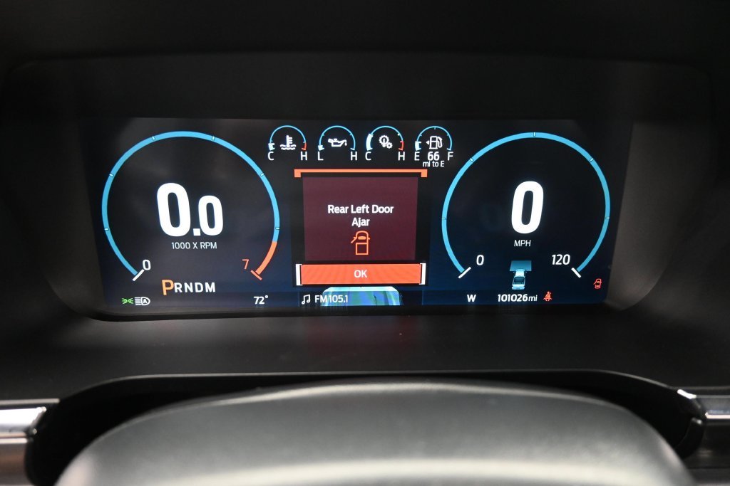 Used 2023 Gray Metallic Ford Lariat image 14