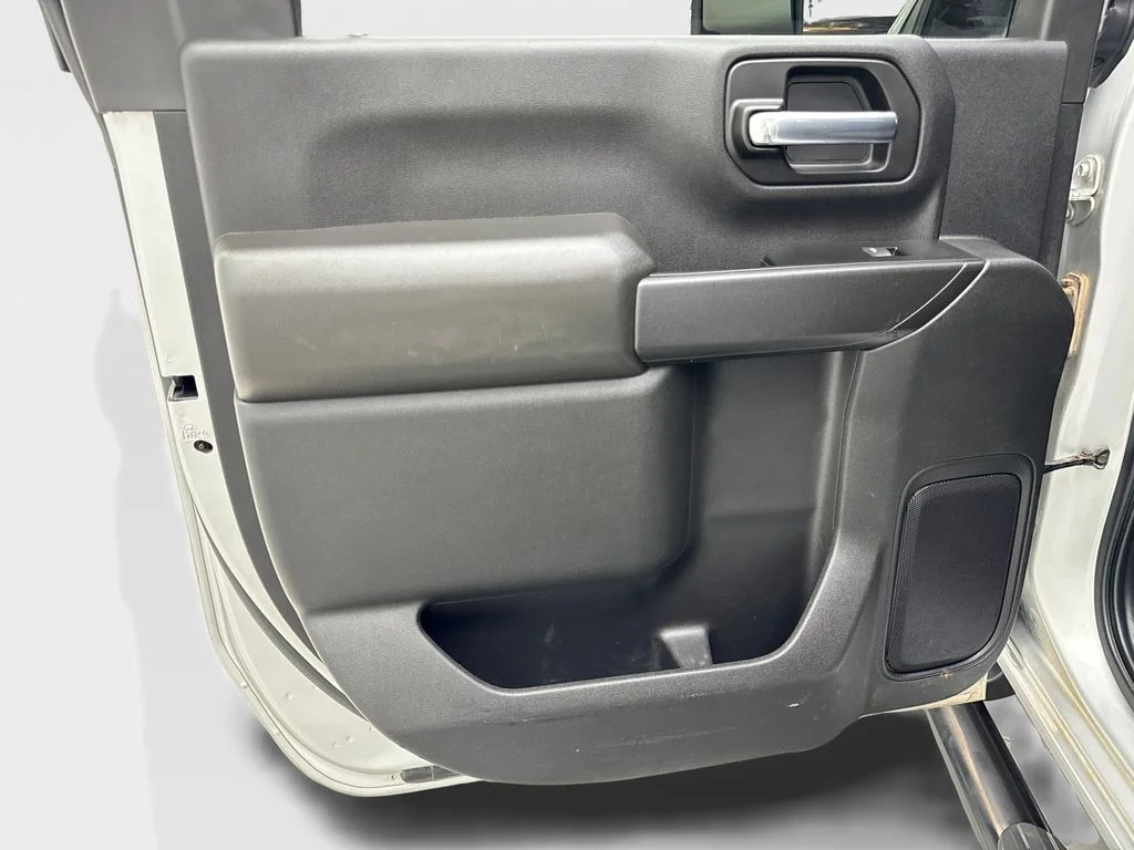 Used 2022 Silver Chevrolet Custom image 35