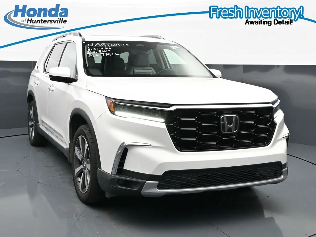 2024 Honda Pilot Touring 2WD's photo