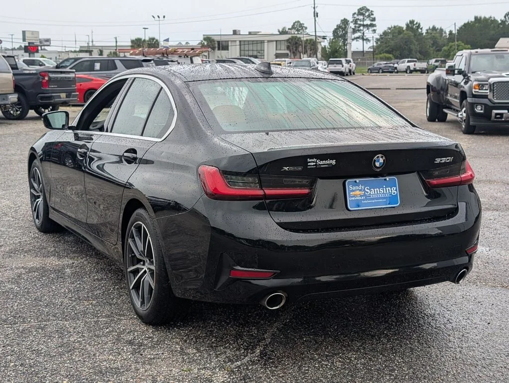 Used 2020 Black BMW 330i xDrive image 3