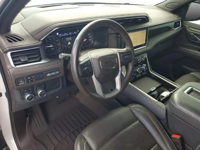 Used 2021 WHITE FROST TRICOAT GMC Denali image 10