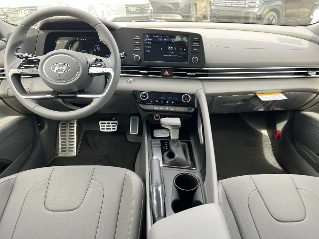 Used 2026 White Hyundai SEL Sport image 10
