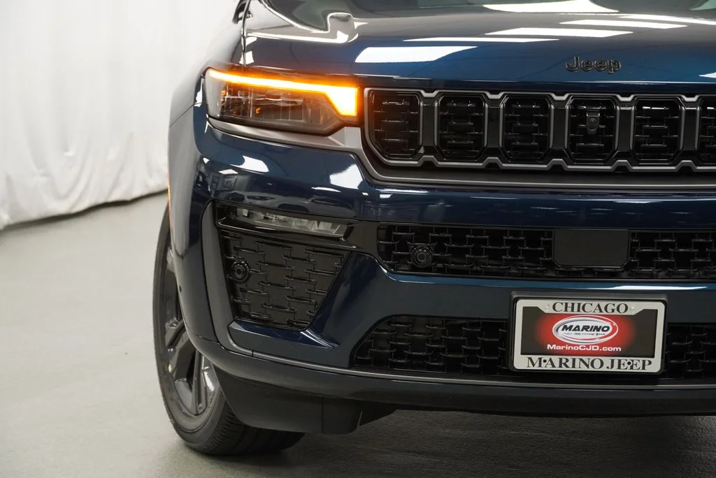 New 2027 Fathom Blue Pearl-Coat Paint Jeep Limited Reserve image 6