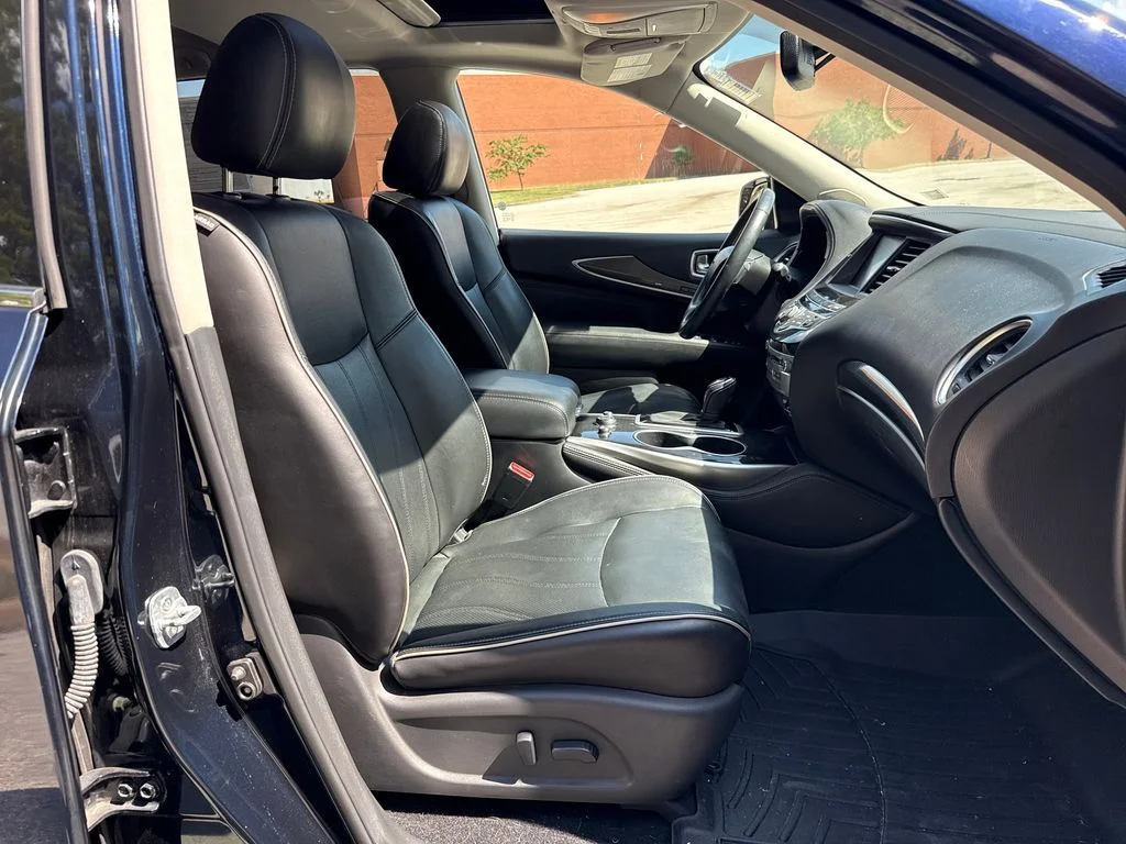 Used 2017 Blue INFINITI Base image 30
