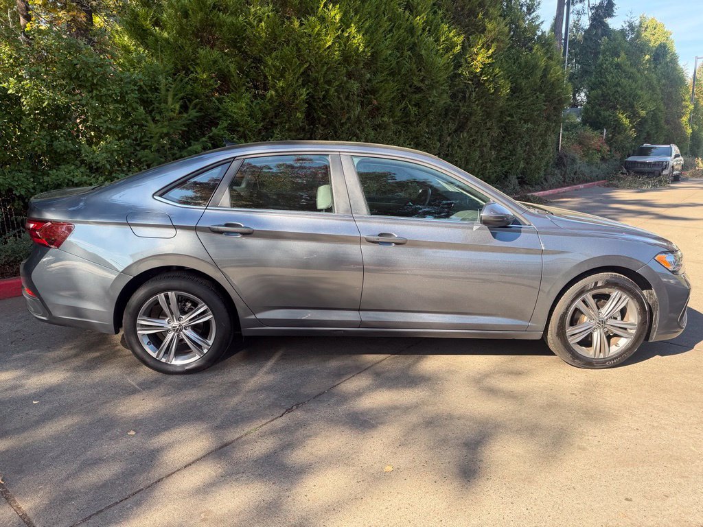 Used 2024 Gray Volkswagen 1.5T SE image 2