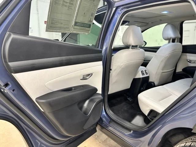 Used 2025 Blue Hyundai SEL Convenience image 18