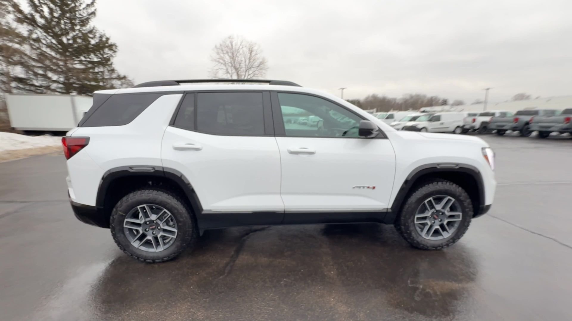 New 2026 Summit White GMC AT4 image 9